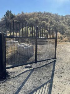 Kavips Sandblasting newly painted metal fence